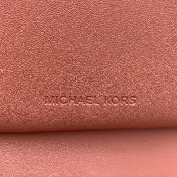 MICHAEL KORS LARGE FLAT MULTIFUNCTIONAL PHONE CASE SUNSET ROSE COLOR - Picture 11 of 14